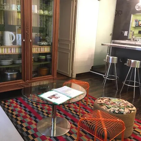 Sentier Montorgueil 2 Bedrooms Apartment