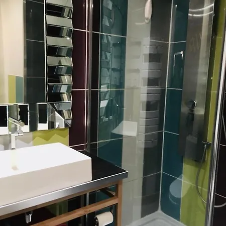 Sentier Montorgueil 2 Bedrooms * París